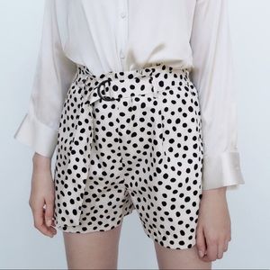 “NEW” Zara Cotton Black & White Polka Dot Belted Paper Bag Waist Shorts SZ XS